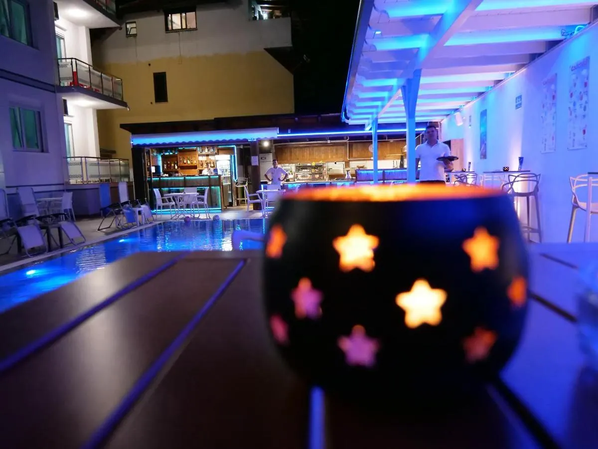 ****  Brian Hotel Velipojë Albanie