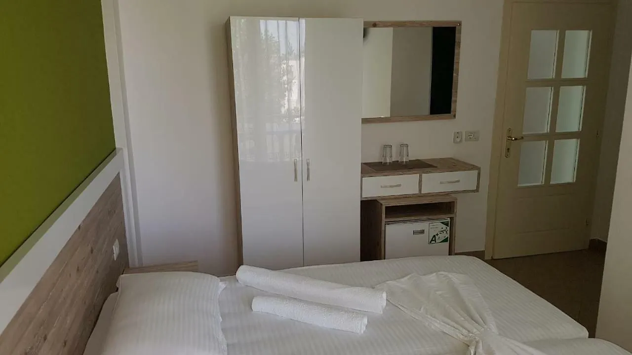 Brian Hotel Velipojë