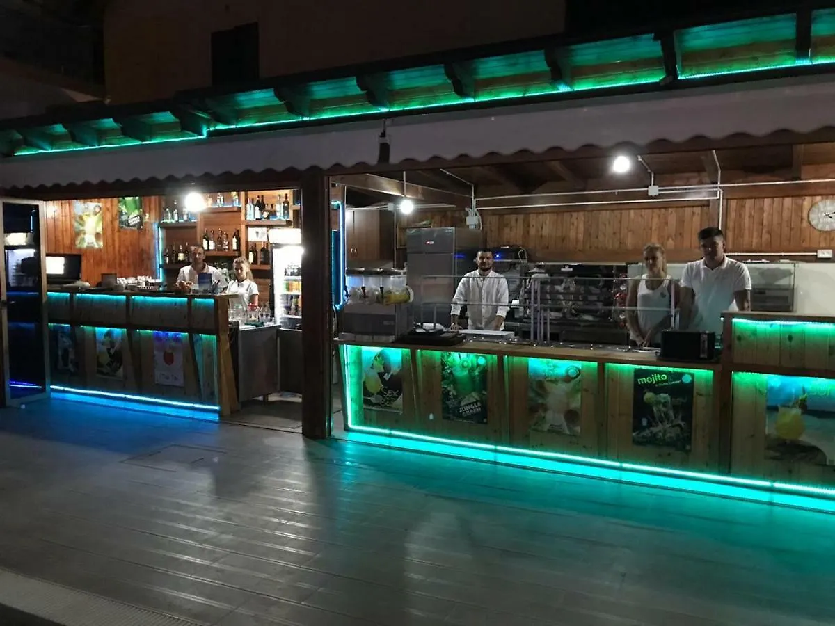 Brian Hotel Velipojë